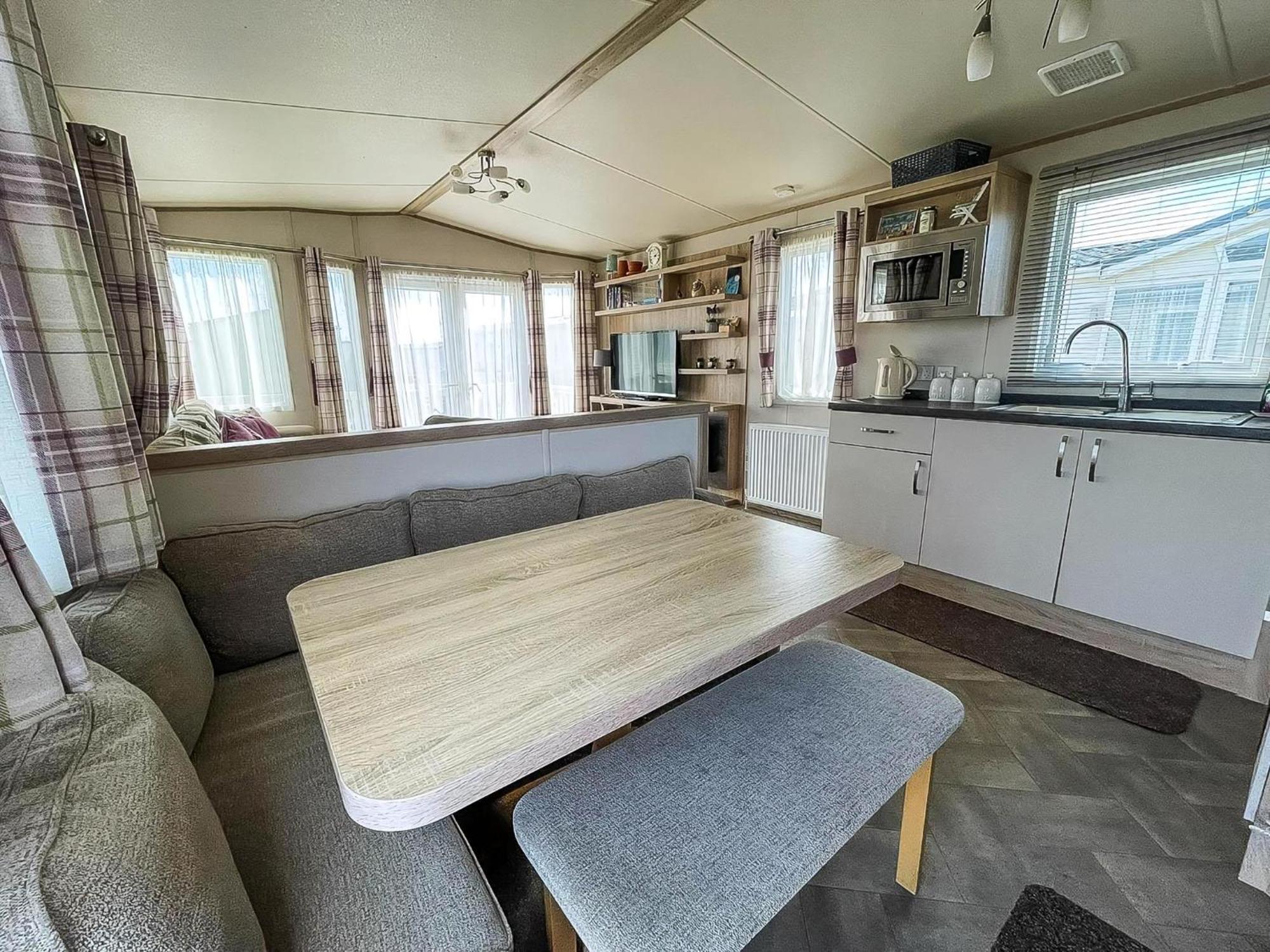 8 Berth Caravan For Hire At St Osyth Beach Holiday Park In Essex Ref 28013Fi Clacton-on-Sea Kültér fotó